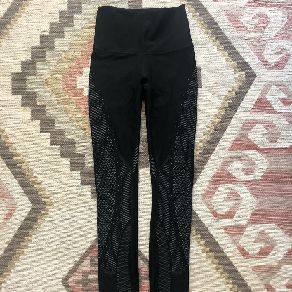 Never Worn Before LE Lululemon Crop Legging Size 2